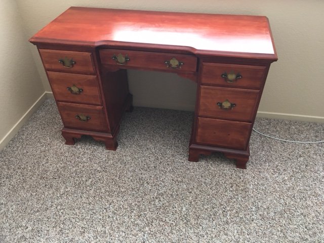 wooden_desk.jpeg